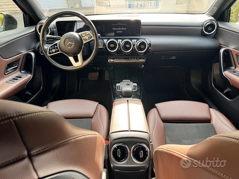 Usata Mercedes A200 150 CV (110 kW) 2019 Grigio Berlina