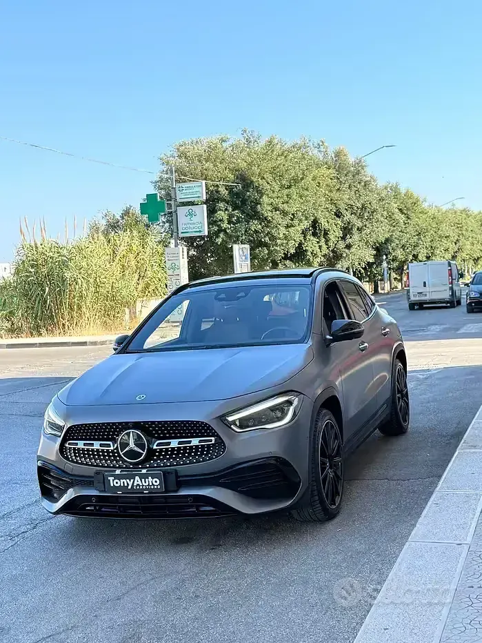Usata Mercedes GLA250 AMG line 224 CV (164 kW) 2021 Grigio SUV