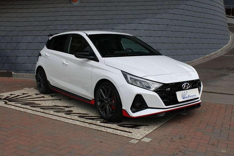 Bianco Usata 2023 Hyundai i20 N Performance Tre volumi | 30.900 € (Buon prezzo) - Immagine 1/4