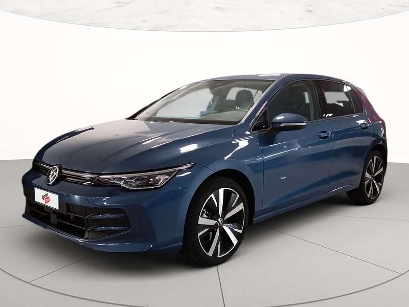 Anemone blue metallizzato Usata 2024 VW Golf VIII Edition Tre volumi | 28.300 € (Buon prezzo) - Immagine 1/4