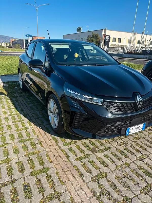 Usata Renault Clio V 101 CV (74 kW) 2024 Nero Utilitaria