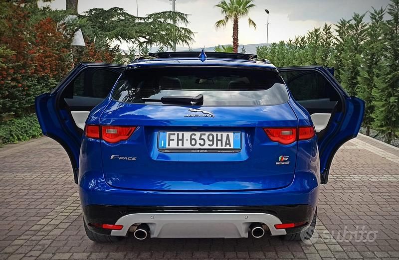 Usata Jaguar F-Pace First Edition 300 CV (220 kW) 2017 Blu SUV