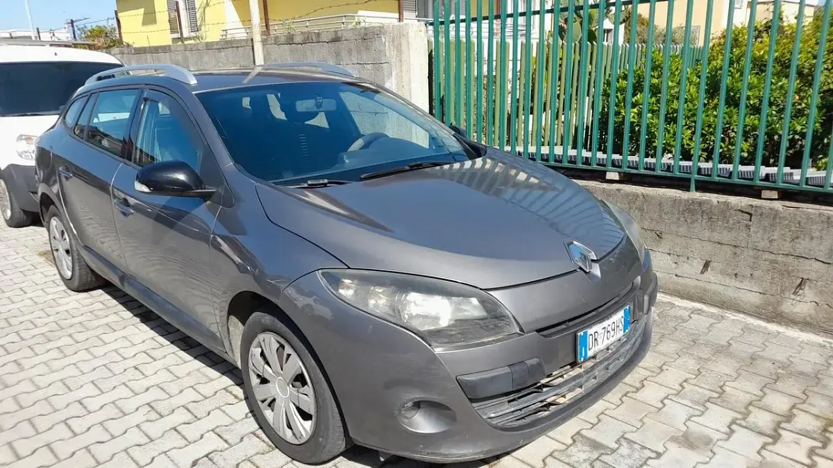 Usata Renault Mégane GT Line GT-Line 110 CV (80 kW) 2011 Grigio Station wagon