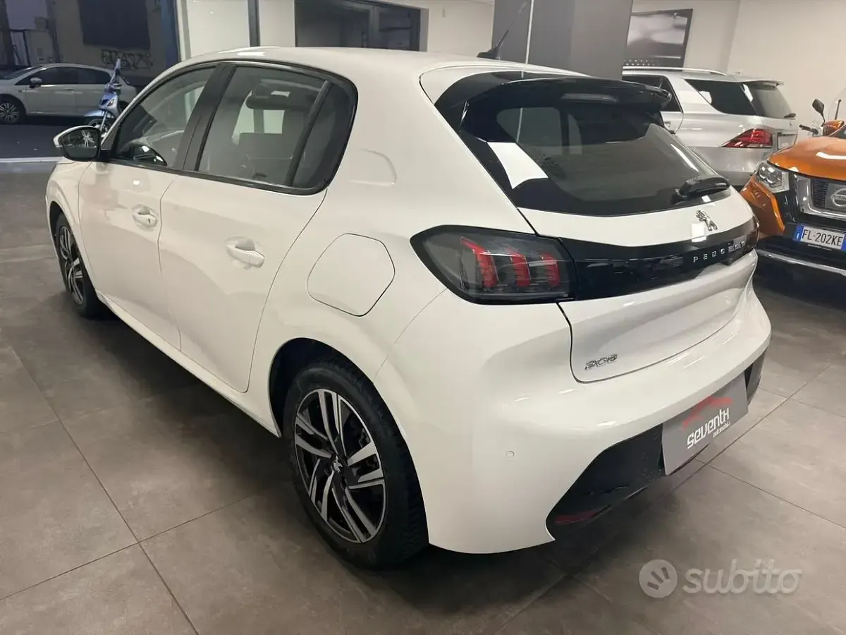 Usata Peugeot 208 Allure 102 CV (75 kW) 2020 Bianco Utilitaria
