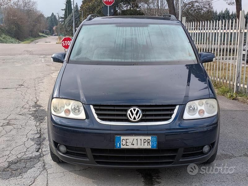Usata VW Touran Highline 101 CV (74 kW) 2003 Blu Monovolume