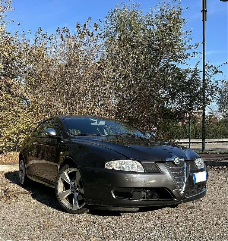Grigio Usata 2005 Alfa Romeo GT Distinctive Coupé | 3400 € (Super prezzo) - Immagine 1/4