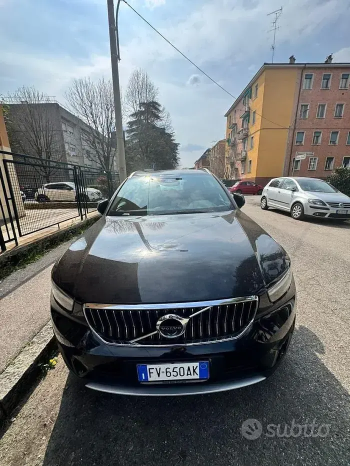 Usata Volvo XC40 Inscription 150 CV (110 kW) 2019 Nero SUV