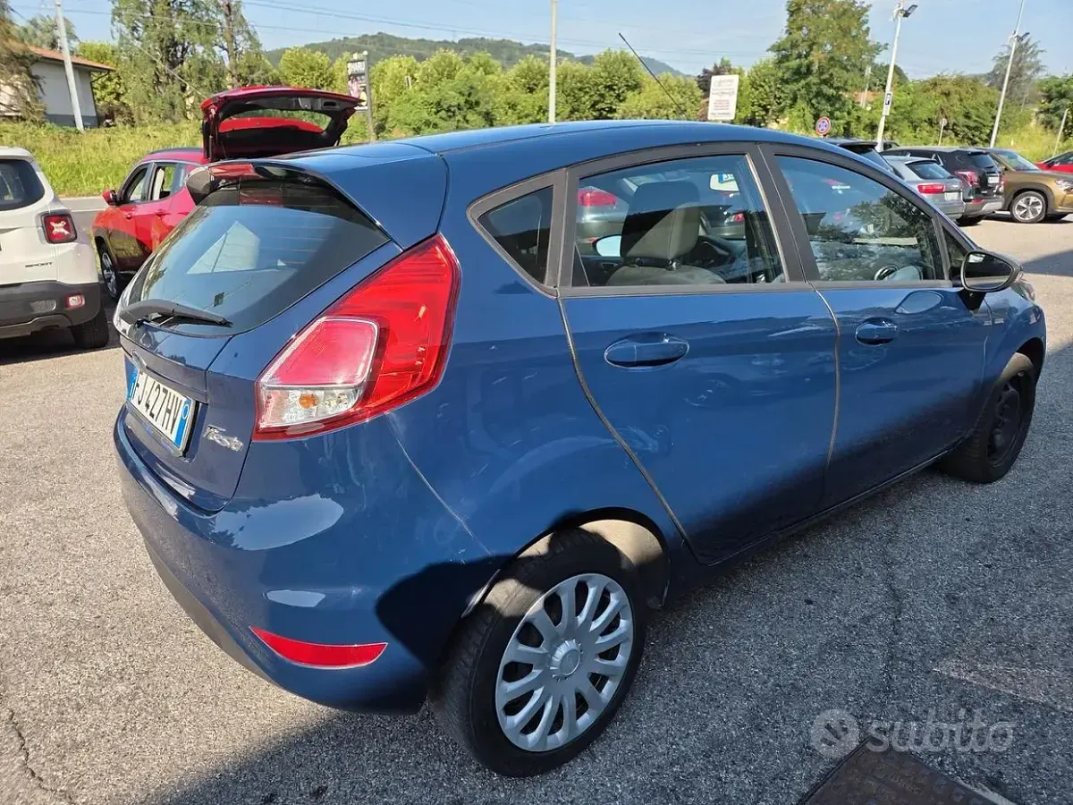 Usata Ford Fiesta Business Edition 95 CV (69 kW) 2017 Bluazzurro Utilitaria