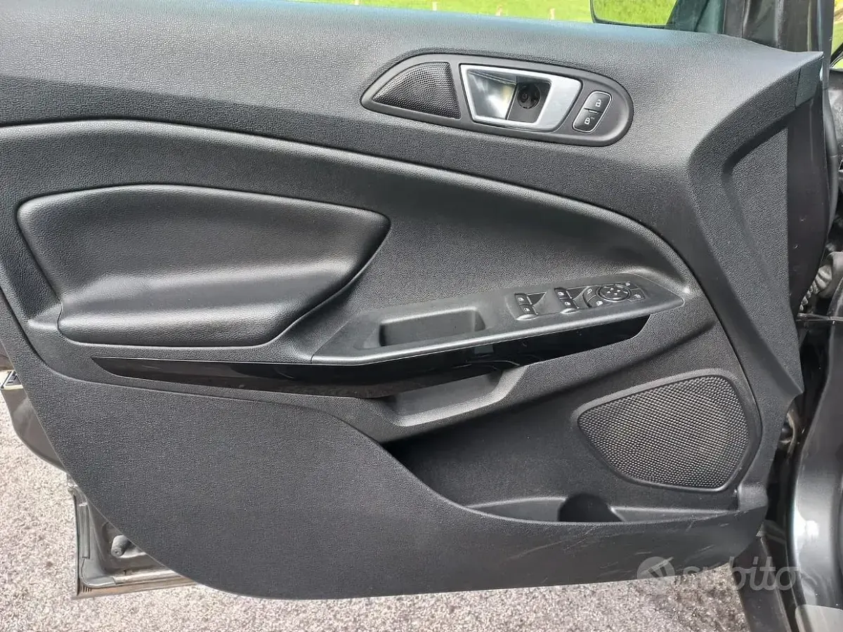 Usata Ford Ecosport 99 CV (72 kW) 2018 Grigio SUV
