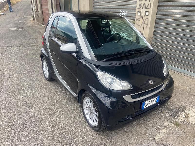 Usata 2011 Smart ForTwo Coupé Coupé | 6200 € (Buon prezzo) - Immagine 1/4