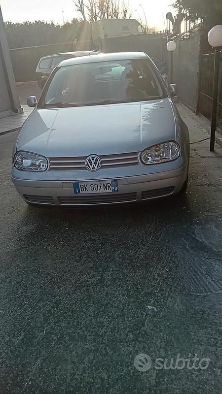 Usata VW Golf IV 2000 Grigio Berlina