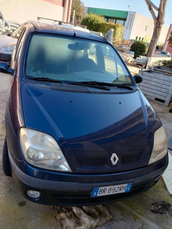 Usata Renault Modus 75 CV (55 kW) 2011 Nero Monovolume