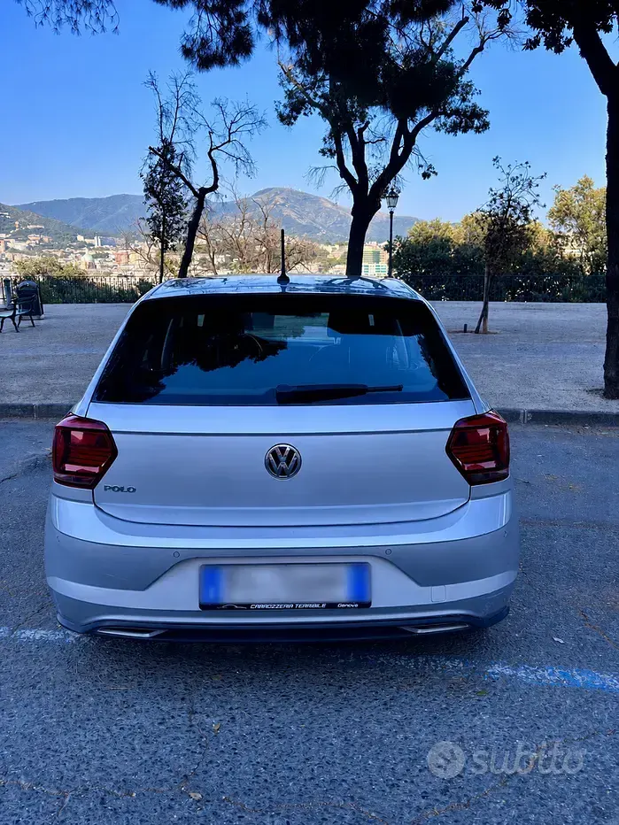 Usata VW Polo R-line 95 CV (69 kW) 2019 Grigio Utilitaria