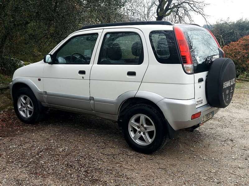 Usata Daihatsu Terios 86 CV (63 kW) 2002 Bianco SUV