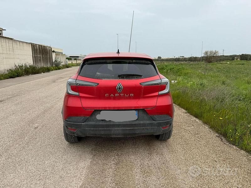 Usata Renault Captur 101 CV (74 kW) 2024 Rosso SUV
