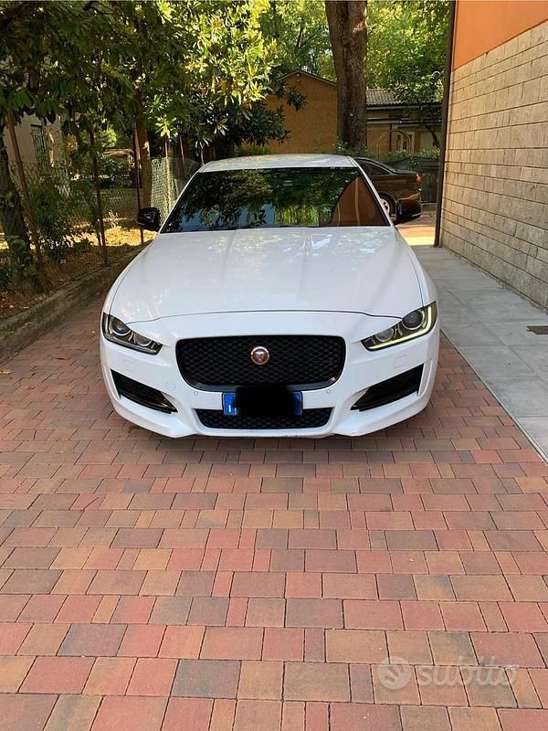 Bianco Usata 2018 Jaguar XE R-Sport Tre volumi | 15.000 € (Buon prezzo) - Immagine 1/4