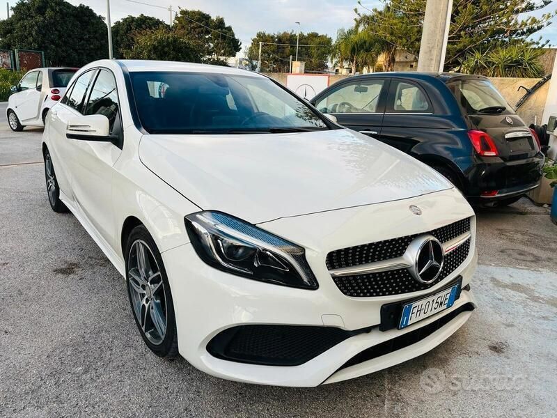 Bianco Usata 2017 Mercedes A180 Tre volumi | 17.600 € (Molto cara) - Immagine 1/4