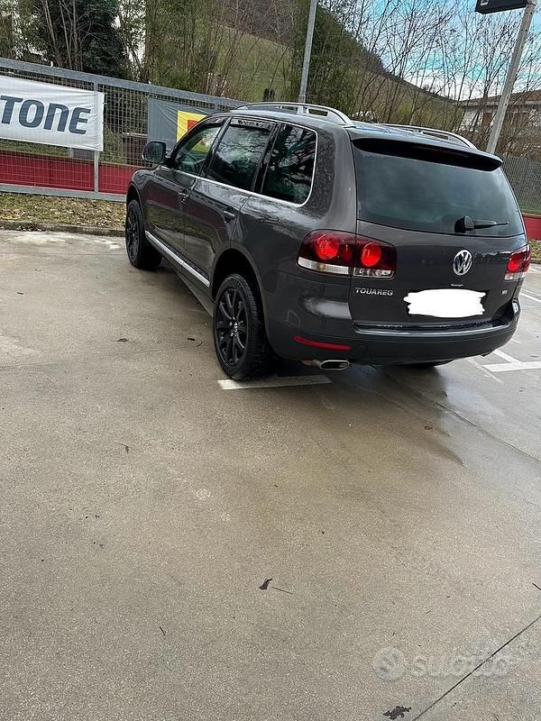Usata VW Touareg 224 CV (164 kW) 2010 Grigio SUV