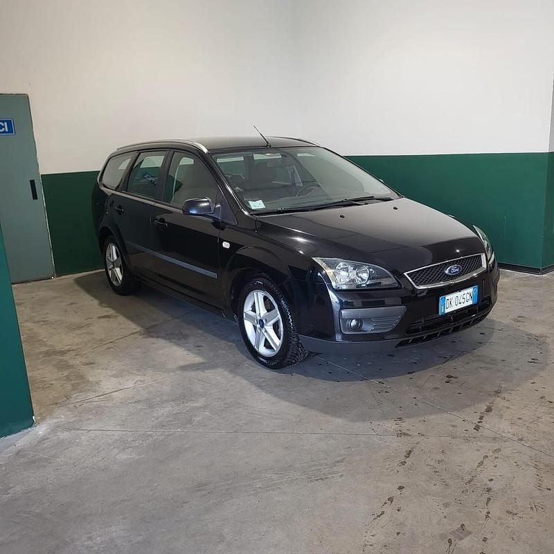 Usata Ford Focus S 116 CV (85 kW) 2007 Nero Station wagon