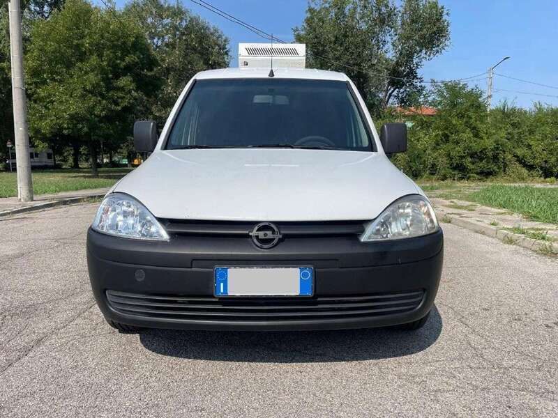 Usata Opel Combo 101 CV (74 kW) 2007 Bianco Monovolume