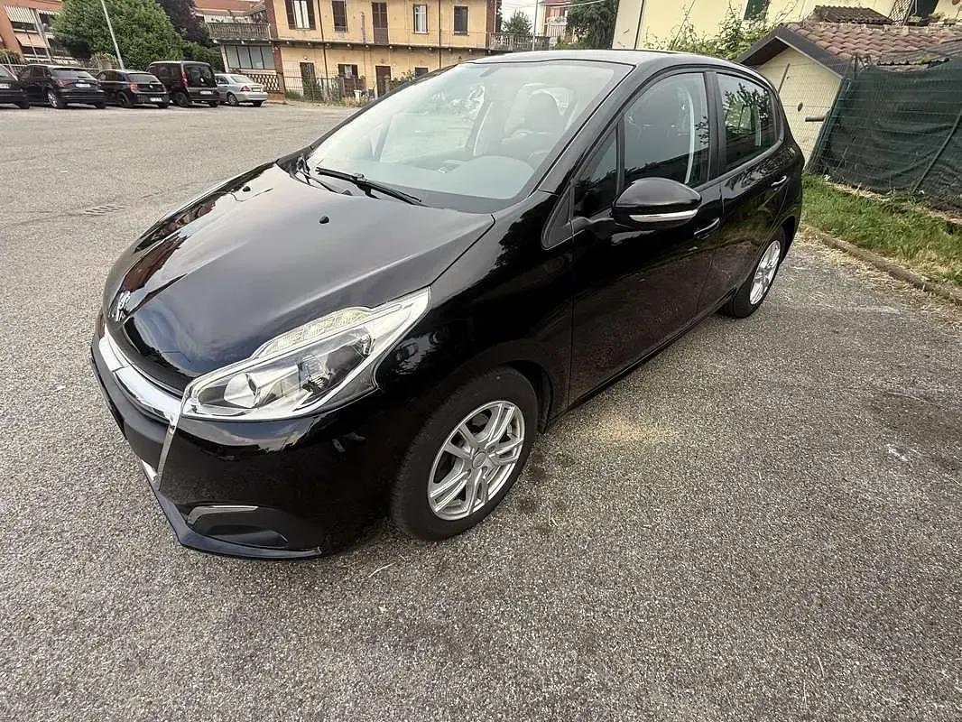 Usata Peugeot 208 75 CV (55 kW) 2018 Nero Utilitaria