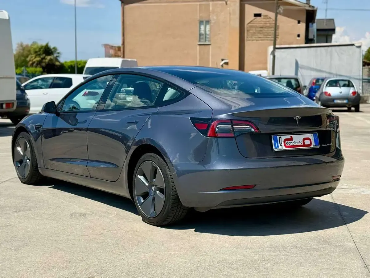 Usata Tesla Model 3 Long Range AWD 378 kW (514 CV) 2022 Grigio Berlina