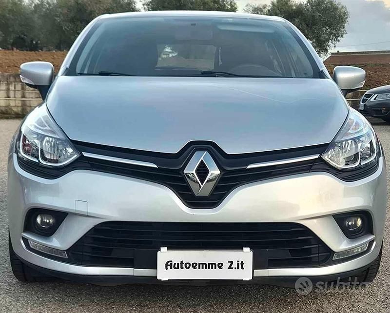 Grigio Usata 2018 Renault Clio IV Life Tre volumi | 11.200 € (Cara) - Immagine 1/4