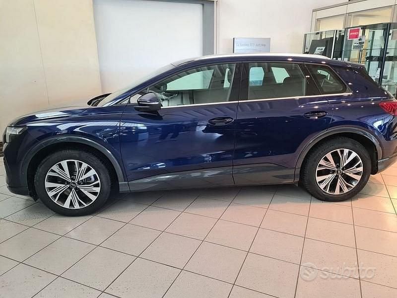 Usata Audi Q4 e-tron Advanced 150 kW (204 CV) 2023 Blu/azzurro SUV