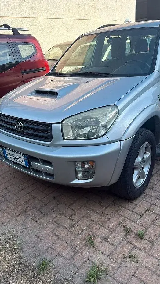 Usata Toyota RAV4 116 CV (85 kW) 2002 Grigio SUV