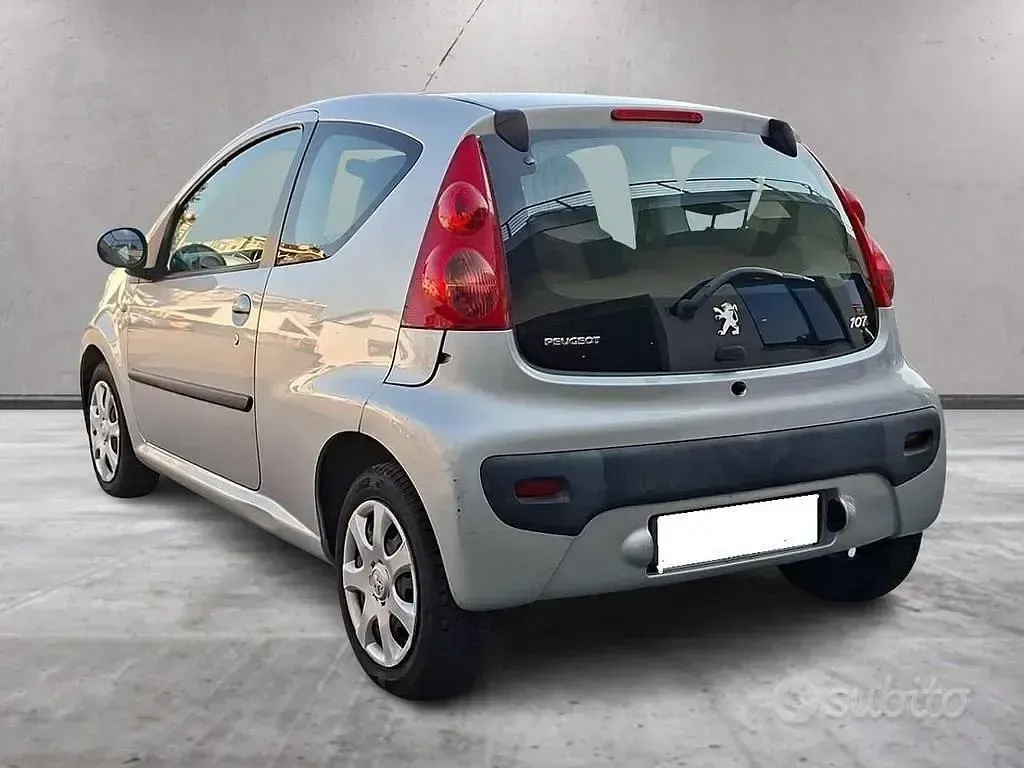 Usata Peugeot 107 Active 68 CV (50 kW) 2011 Aqua Utilitaria