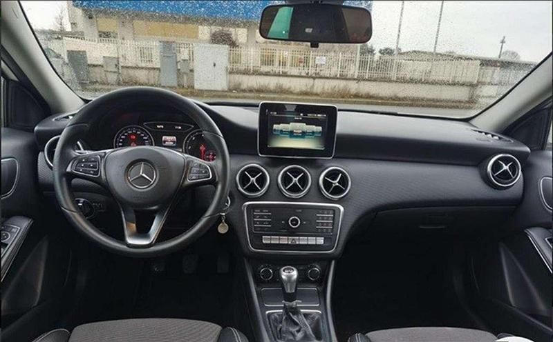 Usata Mercedes A180 Business 109 CV (80 kW) 2016 Berlina