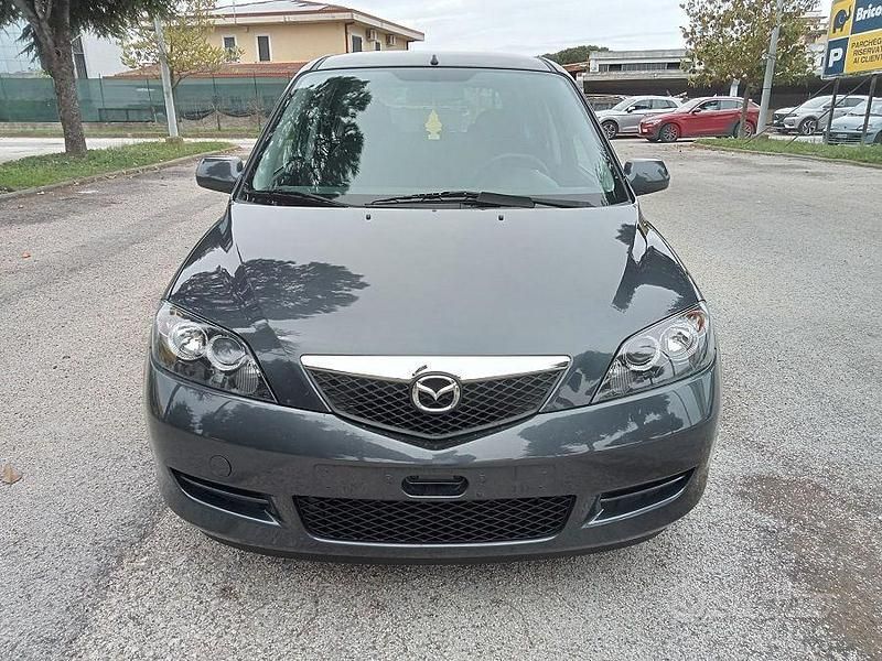 Usata Mazda 2 80 CV (58 kW) 2006 Grigio Utilitaria