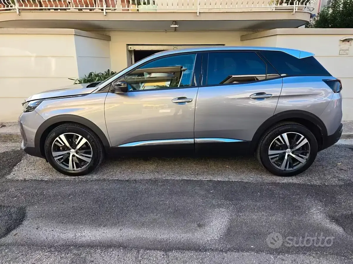 Usata Peugeot 3008 Allure 131 CV (96 kW) 2023 Grigio SUV