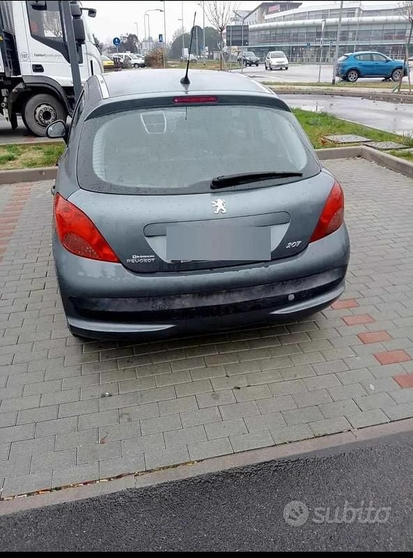 Usata Peugeot 207 70 CV (51 kW) 2006 Grigio Berlina