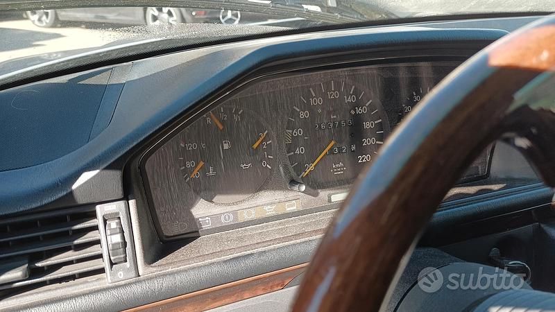 Usata Mercedes 200 Sportline 118 CV (86 kW) 1992 Grigio Coupé