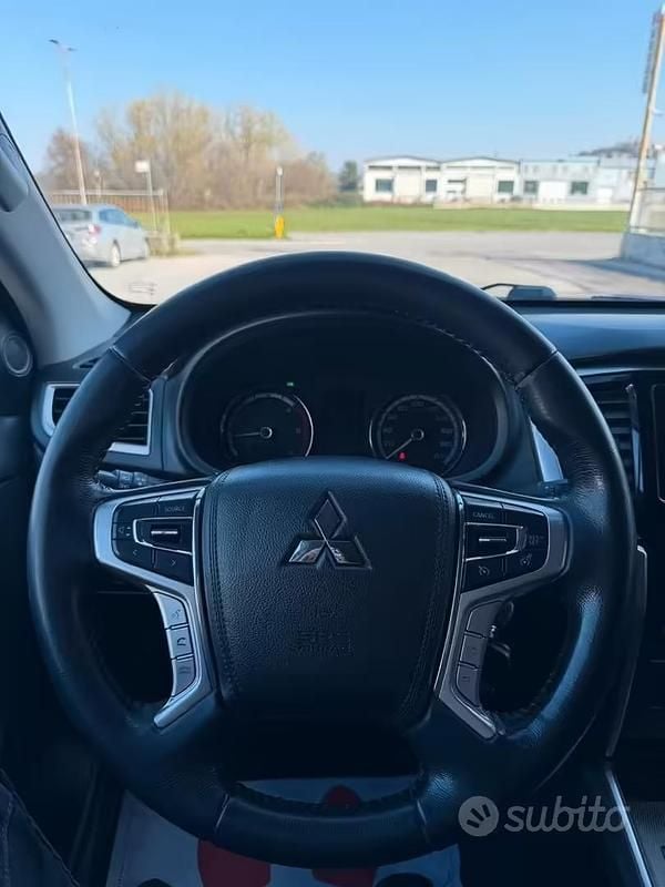 Usata Mitsubishi L200 Select 150 CV (110 kW) 2021 Grigio Pick-up