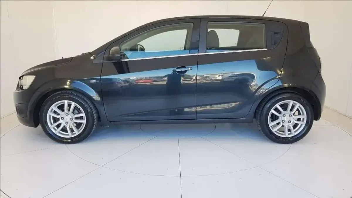 Usata Chevrolet Aveo LS 84 CV (61 kW) 2011 Nero metallizzato Berlina