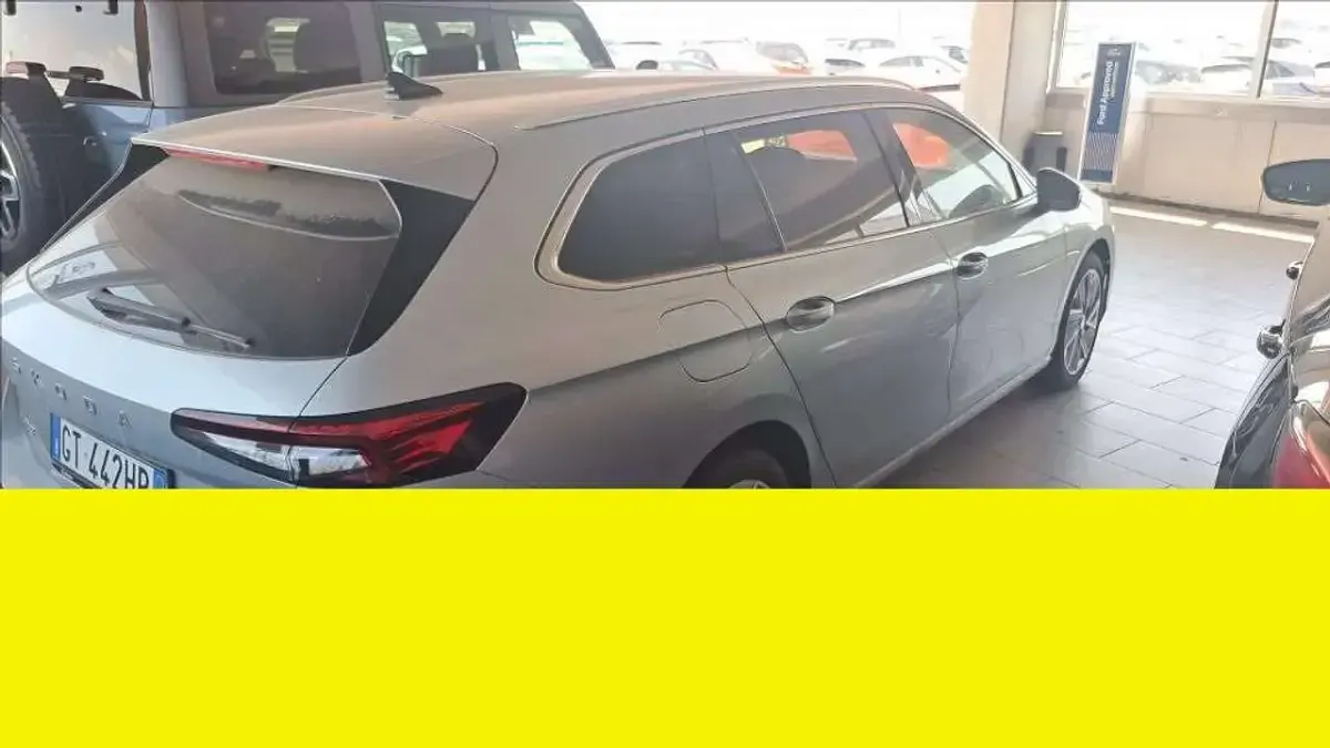 Usata Skoda Superb 150 CV (110 kW) 2024 Other Station wagon
