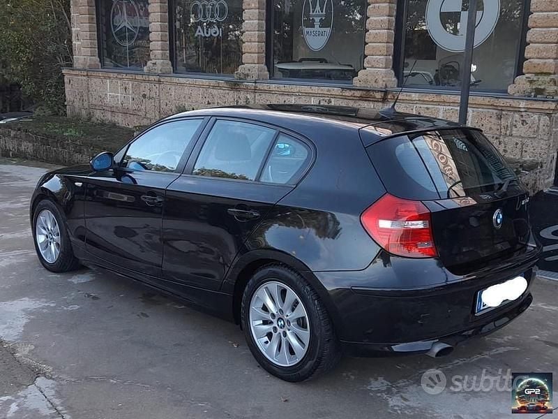 Usata BMW 120 177 CV (130 kW) 2008 Nero Utilitaria