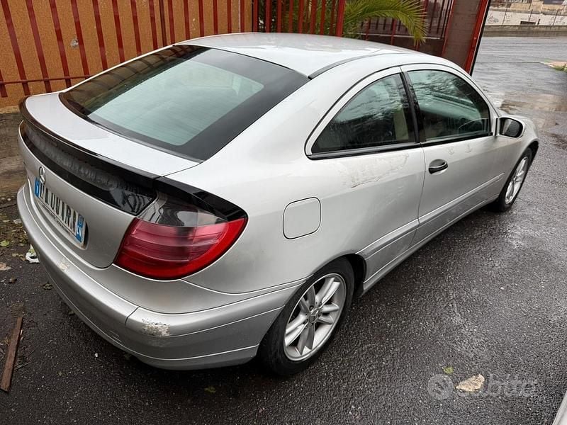 Usata Mercedes C220 143 CV (105 kW) 2001 Coupé