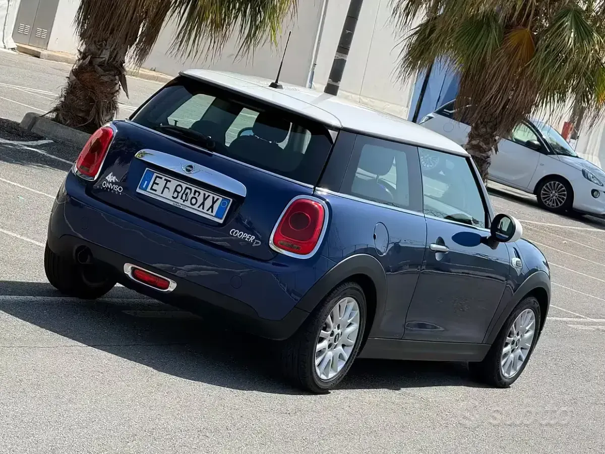 Usata Mini Cooper D 116 CV (85 kW) 2015 Blu Utilitaria
