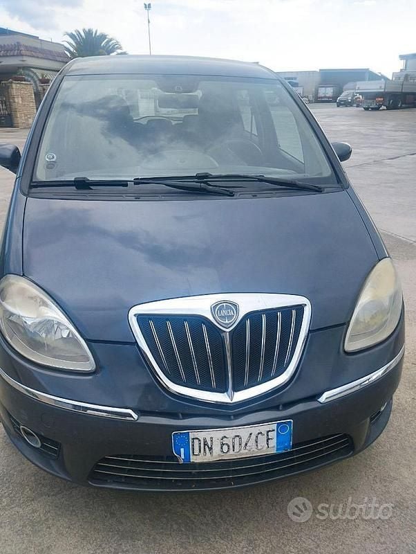 Usata Lancia Musa 90 CV (66 kW) 2008 Blu Monovolume