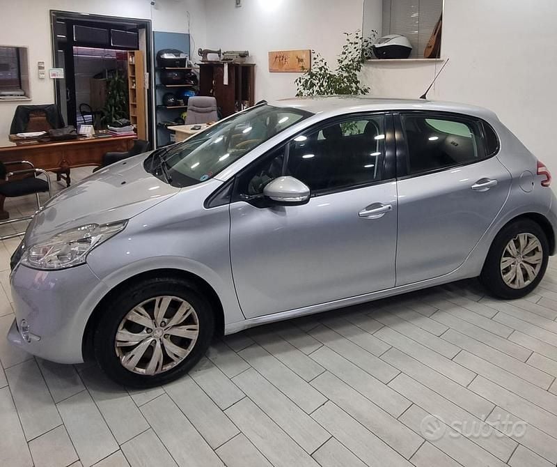 Usata Peugeot 208 2015 Utilitaria