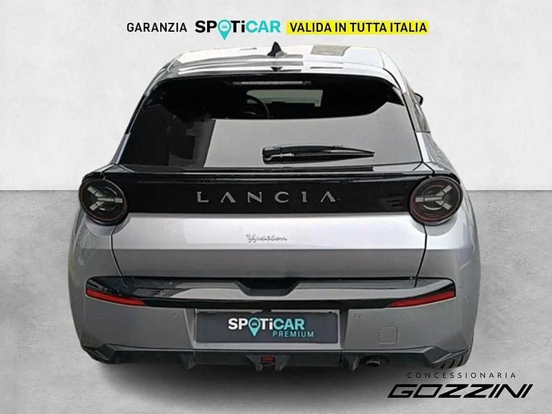 Usata Lancia Ypsilon 101 CV (74 kW) 2024 Grigio Utilitaria