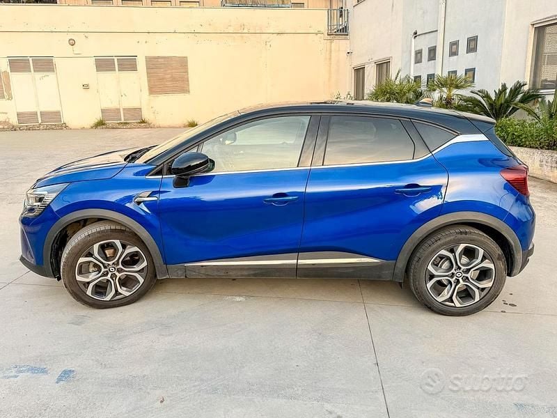 Usata Renault Captur Techno 101 CV (74 kW) 2023 Blu SUV