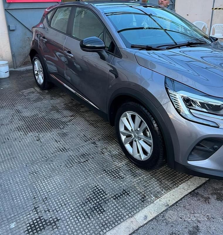 Usata Renault Captur Zen 95 CV (69 kW) 2020 Grigio SUV