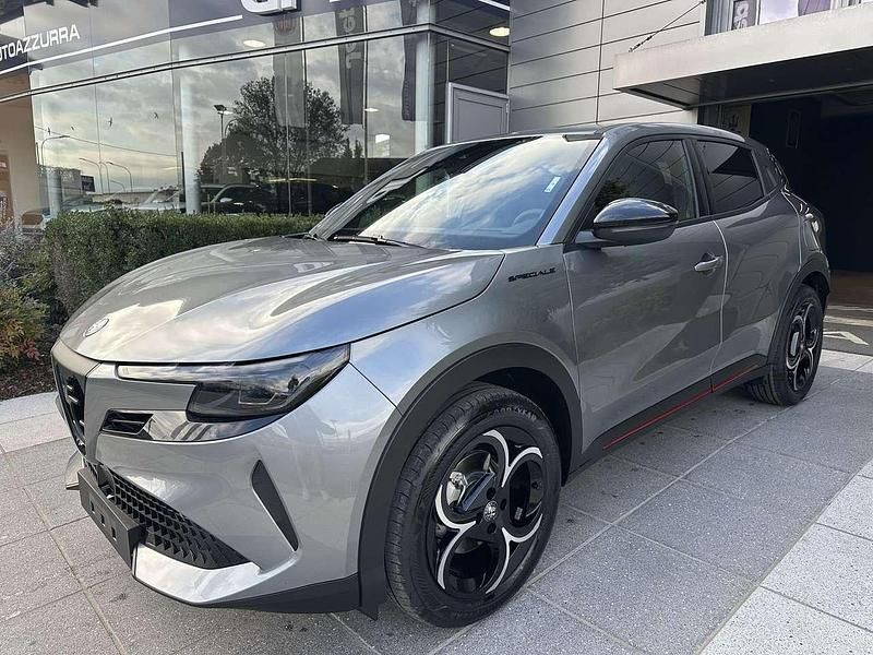 Nuova Alfa Romeo Junior Edizione Speciale 136 CV (100 kW) 2026 Blu/azzurro SUV