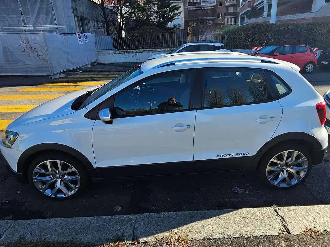 Usata VW Polo Cross 90 CV (66 kW) 2016 Bianco Utilitaria