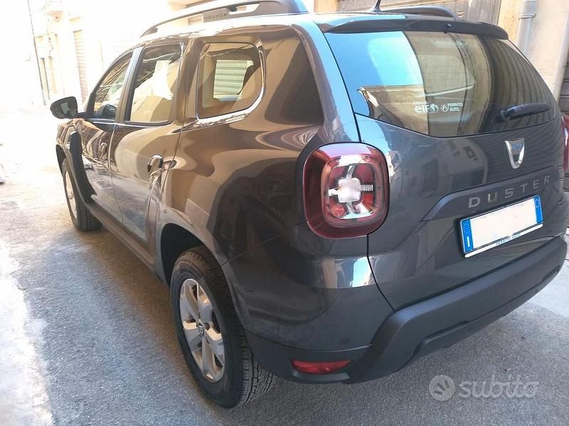 Usata Dacia Duster Comfort 116 CV (85 kW) 2018 Grigio SUV