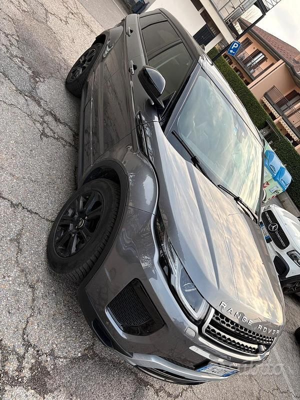 Usata Land Rover Range Rover evoque 180 CV (132 kW) 2018 Grigio Station wagon